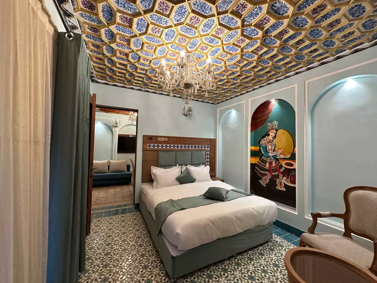 Alibaba https://cdn.alibaba.ir/ostorage/hotel-accommodation-images/67fbbab431ce2147606d2227_سوییت ویژه.webp